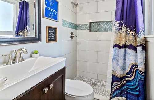 Schertz House | Fun & Stylish Home w/Game Room Mins to Base Cafes & Bars