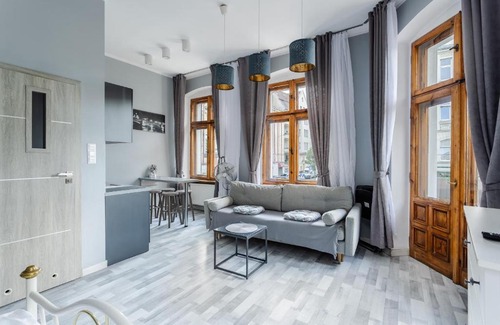 Grunwald Apartment | Functional and Comfortable Very Berry Studios in Poznań by Noclegi Renters