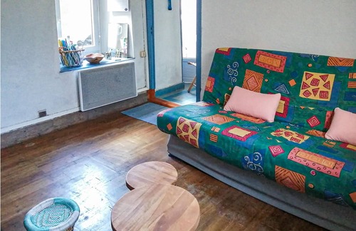 Tredrez-Locquemeau House | Functional vacation home near the beach.