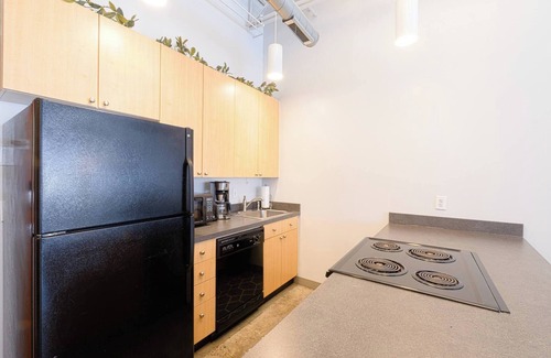 Short North Condo | Funky 1BR Studio w/Parking | Heart of Short North