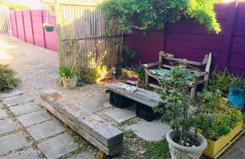 Westcliff House | Funky cottage