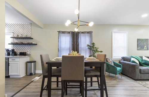 Ferndale House | Funky Ferndale Pad Walk DT Ferndale n