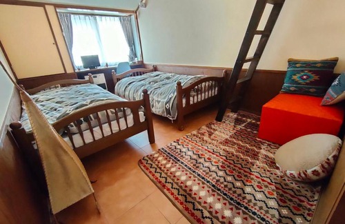 Akakura Onsen House | Funky Monkey Lodge, Myoko ファンキーモンキーロッジ 妙高