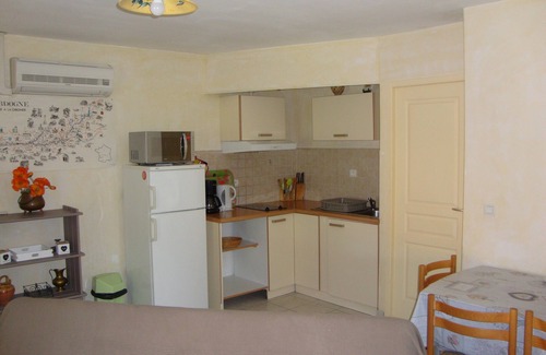 Les Quatre-Routes-du-Lot Cottage | furnished accommodation in the town of Quatre Routes du Lot