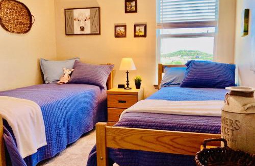 Copperas Cove Apartment | Furnished 3-bed- Townhome in the Hills Near Fort Cavazos