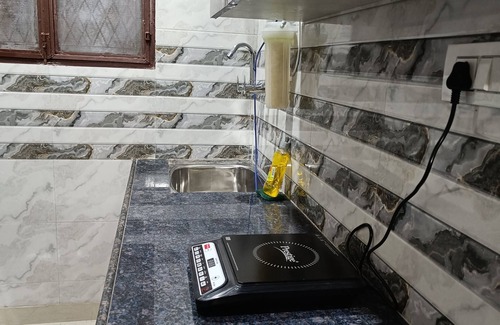 Pashim Vihar Apartment | Furnished Apt near Action Balaji Hospital Paschim Vihar