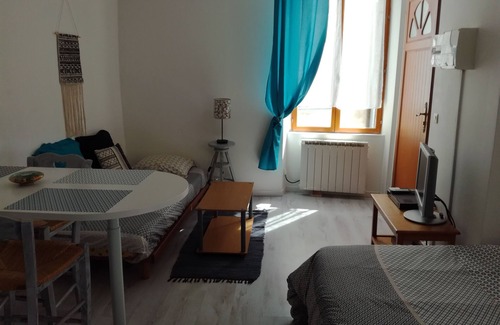 Pont-Saint-Esprit Apartment | Furnished remodeled with balcony