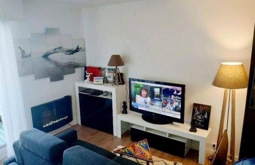 Joinville-le-Pont Apartment | Furnished studio panoramis Eiffel Tower view