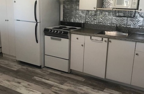 Lido Beach Apartment | Furnished Studio with Private Beach