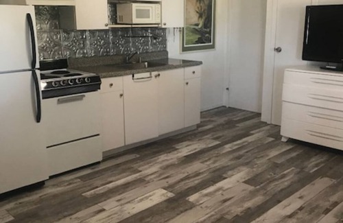 Lido Beach Apartment | Furnished Studio with Private Beach