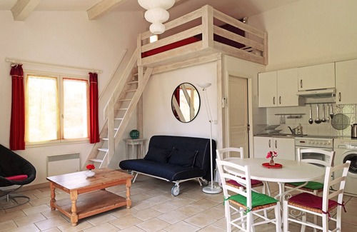 Uzes Apartment | Furnished with taste, spacious, luminous, mezzanine, terrace, garden, car park