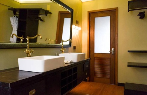 Fuvahmulah House | Fuvahmulah Central Hotel - Suite With pool view