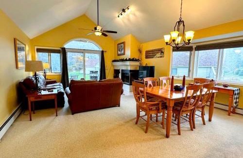 Bretton Woods House | FV36 Sunny and homey Fairway Village Townhome right on the Mount Washington Hotel golf course AC