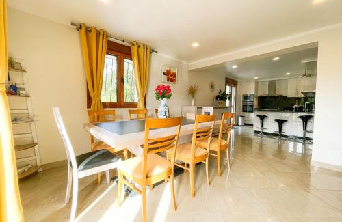 Saint-Ismier House | #FW The House of Sunny Gardens
