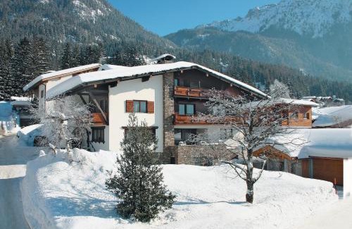 Maurach Apartment | Gästehaus Alpina