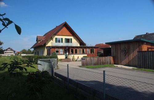 Kaindorf an der Sulm Bed & Breakfast | Gästehaus Christa ****
