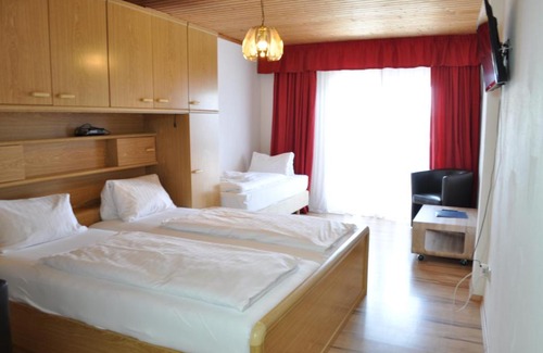 Podersdorf am See Hotel | Gästehaus Herlinde