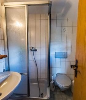 Frohnd Apartment | Gästehaus Holzer Kreuz- Gästezimmer Margerite für 2 Personen inkl Landfrühstück