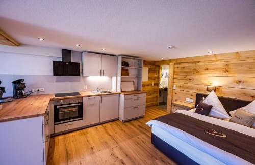 Frohnd Apartment | Gästehaus Holzer Kreuz- Vergissmeinnicht