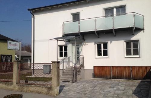 Rust House | Gästehaus Karassowitsch