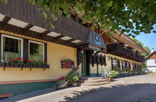 Tennenbronn House | Gästehaus Löwen