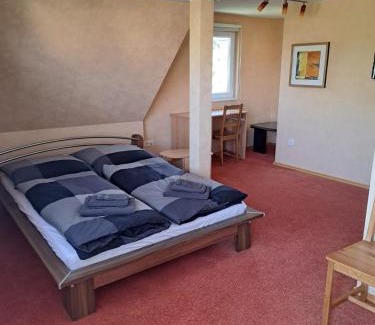 Uttenweiler Bed & Breakfast | Gästehaus Six Inn mit Gemeinschaftsküche bis 6 Personen