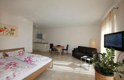 Heuchelheim-Klingen Apartment | Gästehaus Vogler