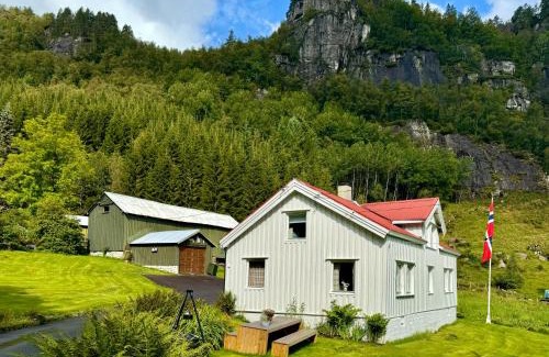 Sirdal House | Gårdshus med unik atmosfære sentralt i Sirdal