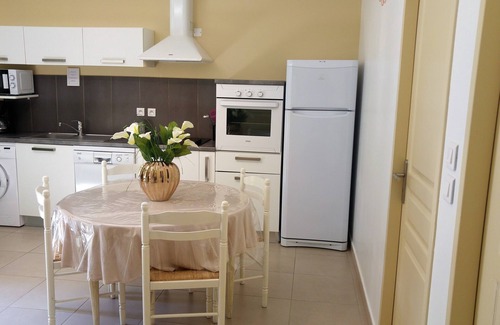 Galeria Apartment | Gîté* air-conditioning-wifi-heated pool- 2 bedrooms- river 1min- beach5min- petanque