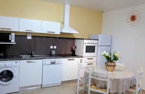 Galeria Apartment | Gîté* air-conditioning-wifi-heated pool- 2 bedrooms- river 1min- beach5min- petanque