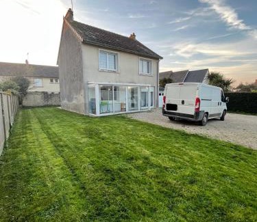 Montfarville Villa | Gîte équipé 1 à 8 personnes modulable lire hôte