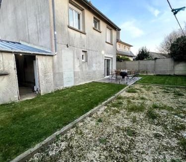 Montfarville Villa | Gîte équipé 1 à 8 personnes modulable lire hôte