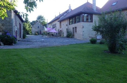 Antully House | Gîte 2 La grange des hirondelles 3 lits doubles 6 adultes situé entre Bourgogne MORVAN et Vignoble Maison entière labellisée à Gîte de France sous 71 G 2005 labellisé 3 épis - Loft grand volume dans corps de ferme rénovée ANTULLY chez MAYMARD Yannick
