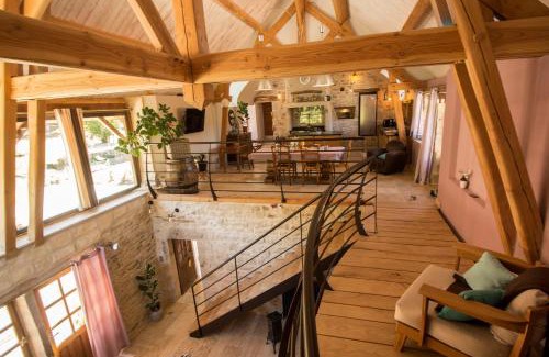Antully House | Gîte 2 La grange des hirondelles 3 lits doubles 6 adultes situé entre Bourgogne MORVAN et Vignoble Maison entière labellisée à Gîte de France sous 71 G 2005 labellisé 3 épis - Loft grand volume dans corps de ferme rénovée ANTULLY chez MAYMARD Yannick