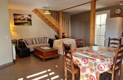 Cravant House | Gîte 5 pers au calme avec grande terrasse, près de Meung-sur-Loire et circuit des Châteaux de la Loire - FR-1-590-20
