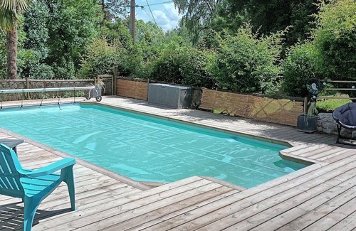 Castelnau-sur-Gupie House | Gîte 6 Personnes Avec Piscine