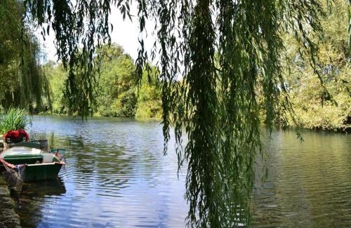 Saint-Genis-d'Hiersac House | Gîte au bord de la Charente avec jardin privatif, wifi fibre, vélos et équipements familiaux - FR-1-653-162
