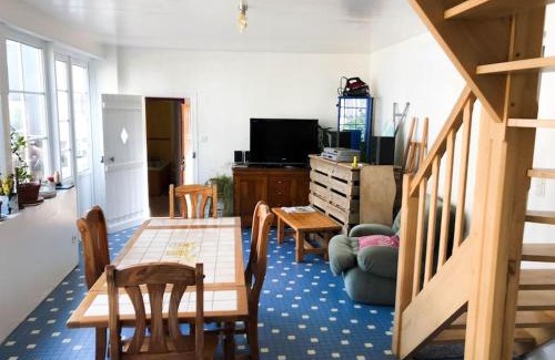 Saint-Aubin-de-Bonneval House | Gîte au cœur d'une résidence d'artiste