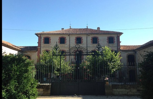 Seguret Cottage | Gîte au Château Jonquier 2