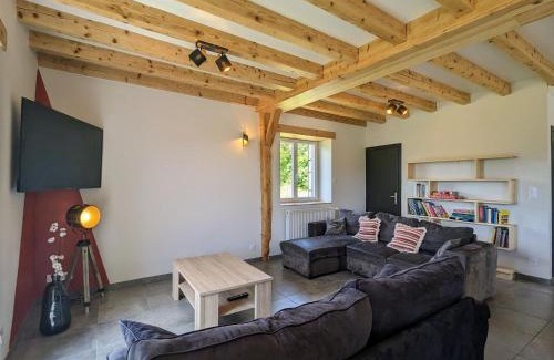 Saint-Privat-d'Allier House | Gîte authentique et confortable avec vaste terrain et vue imprenable à Saint-Privat-d'Allier - FR-1-582-478