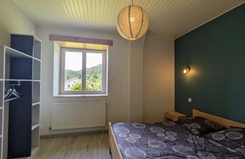 Saint-Privat-d'Allier House | Gîte authentique et confortable avec vaste terrain et vue imprenable à Saint-Privat-d'Allier - FR-1-582-478
