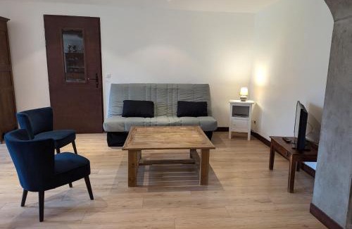 Villemurlin House | Gîte Authentique à Villemurlin avec Jardin et Parking - FR-1-590-527