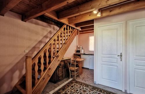 Lorlanges House | Gîte Authentique pour 2-3 Pers. avec Cour, Terrain et Pêche, à Proximité de Brioude et Blesle - FR-1-582-353