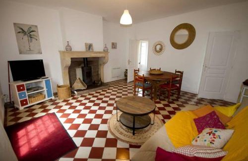 Noaillan House | Gîte Aux Tuileries