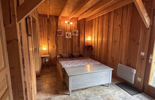 Vernusse House | Gîte avec piscine couverte, animaux admis à Vernusse - FR-1-489-357