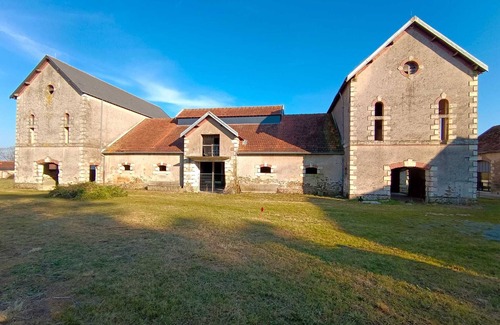 La Pommeraye House | Gîte Bords de Loire, Avec Piscine Intérieure et Jardin