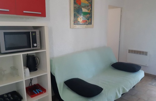 Ruoms Apartment | Gîte Cécile, Piscine Chauffée et Spa Ardèche