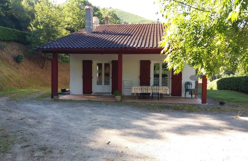 Uhart-Cize Apartment | Gîte Campagne Randonnée Reposant