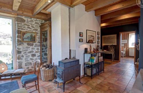 Saint-Regis-du-Coin House | Gîte chaleureux avec poêle à bois, terrasse, wifi, proche activités nature - FR-1-496-268