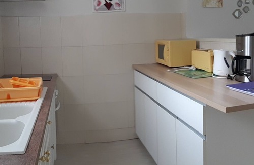 Tarascon-sur-Ariege Apartment | Gîte Champagne 3* bungalow 2 pers